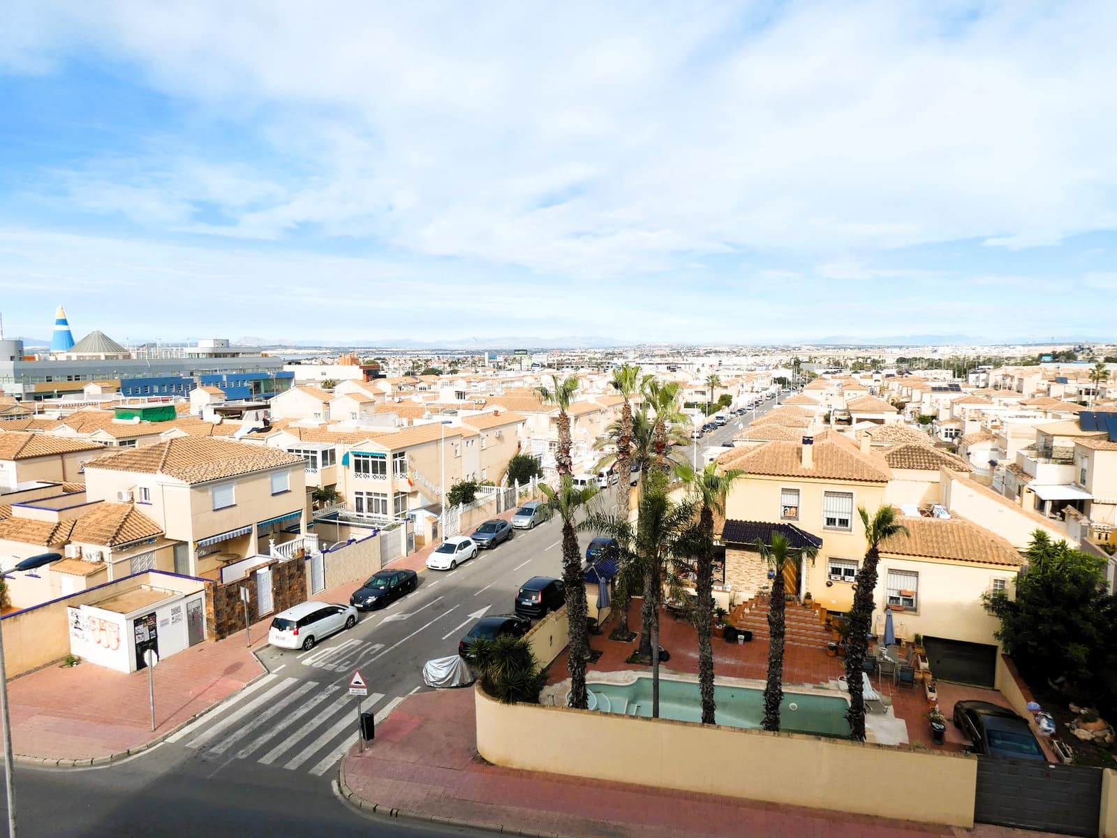 2 makuuhuone Huoneisto myytävänä paikassa Torrevieja mukana uima-altaan - 148 500 € (Ref: 9539605)