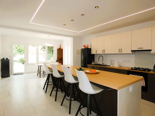 6 quarto Moradia para venda em Pinar de Campoverde, Pilar de la Horadada com piscina garagem - 539 000 € (Ref: 9605404)