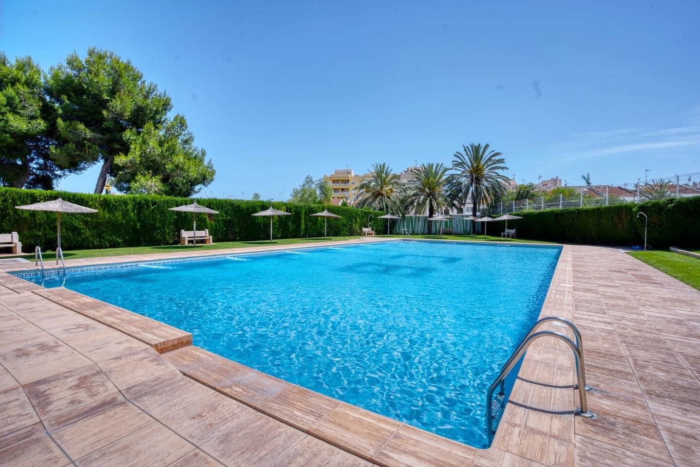 2 bedroom Bungalow for sale in Torrevieja with pool garage - € 139,000 (Ref: 9606604)