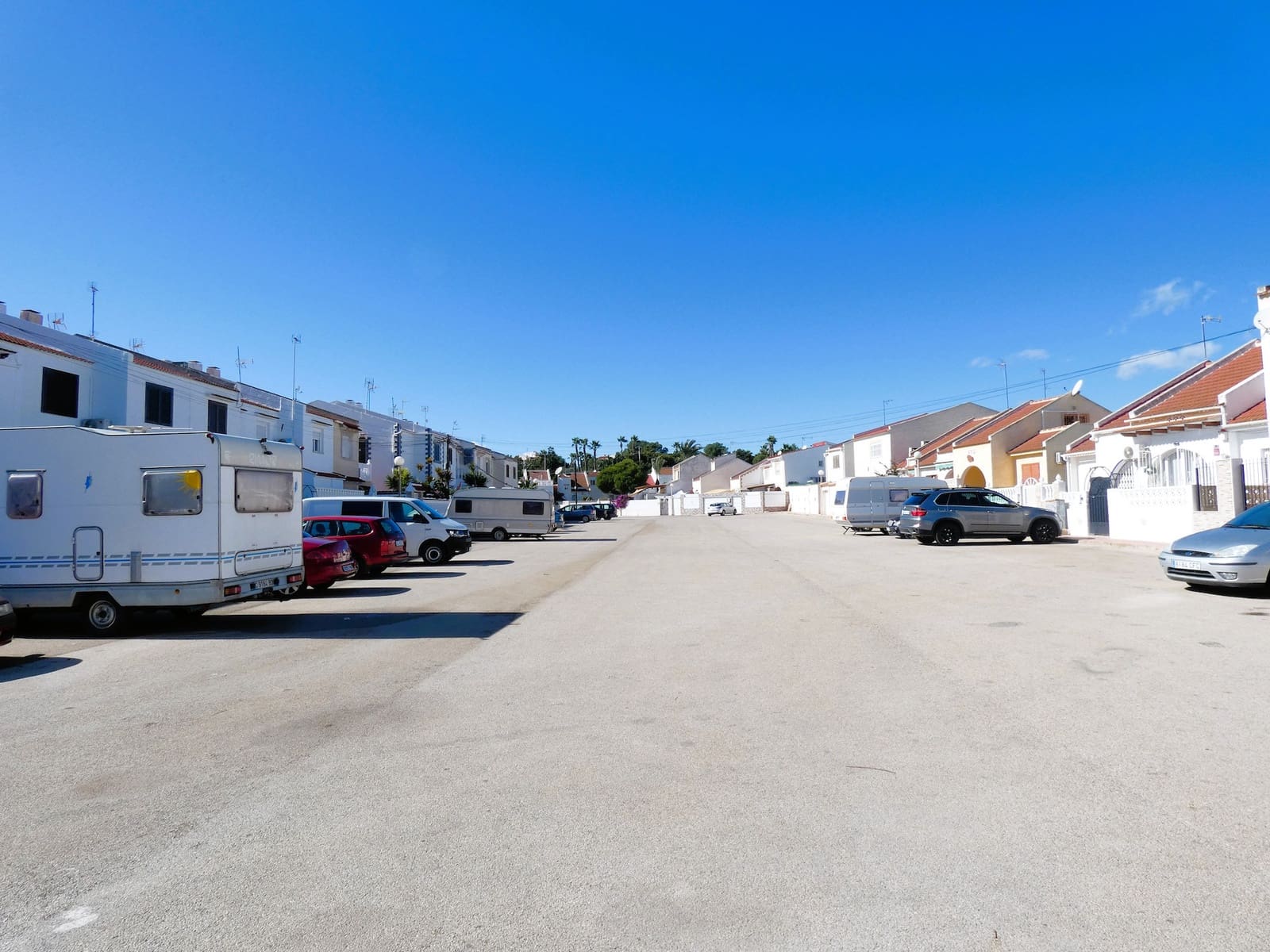 2 bedroom Bungalow for sale in Torrevieja with pool garage - € 139,000 (Ref: 9606604)