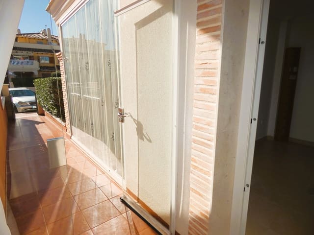 2 makuuhuone Omakotitalo myytävänä paikassa Playa Flamenca, Orihuela mukana uima-altaan 
autotalli - 229 000 € (Ref: 9696754)