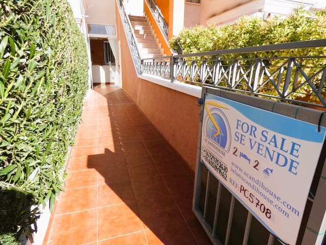 2 makuuhuone Omakotitalo myytävänä paikassa Playa Flamenca, Orihuela mukana uima-altaan 
autotalli - 229 000 € (Ref: 9696754)