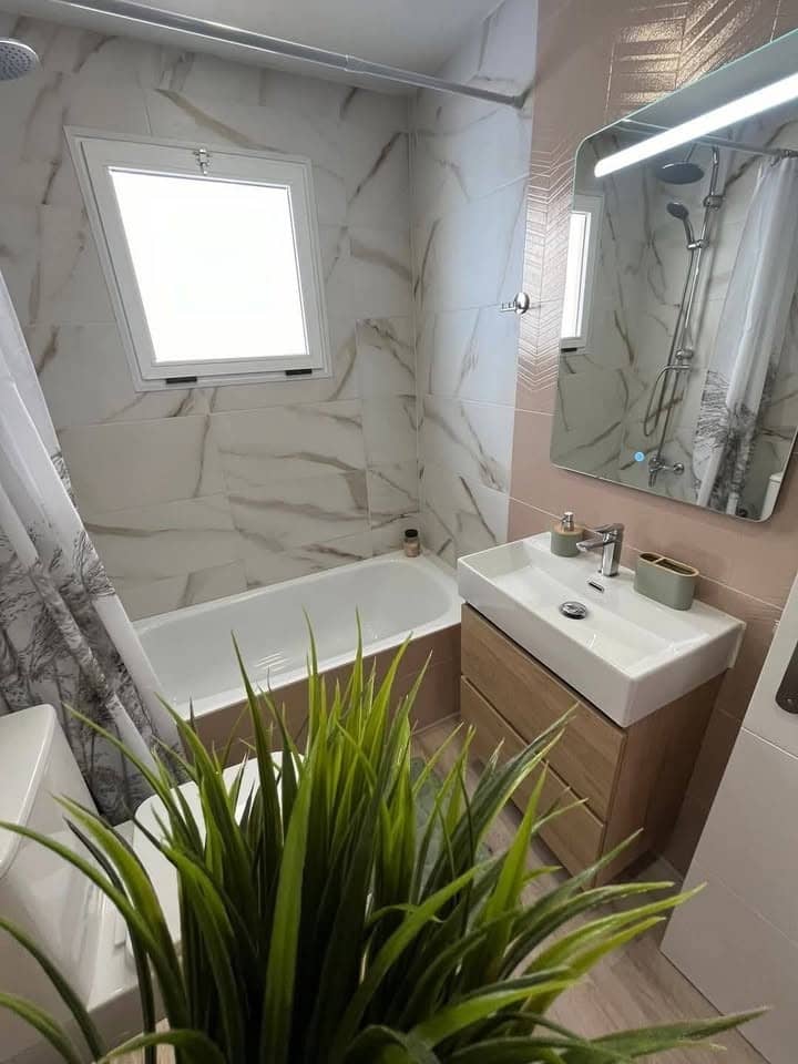 1 sypialnia Apartament na sprzedaż w Torrevieja z basenem - 139 000 € (Ref: 9720453)