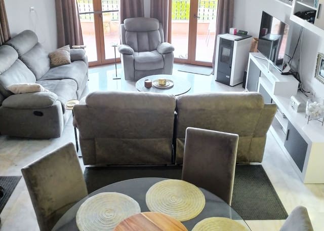 Chalet de 4 habitaciones en San Miguel de Salinas en venta con piscina garaje - 449.000 € (Ref: 9775905)