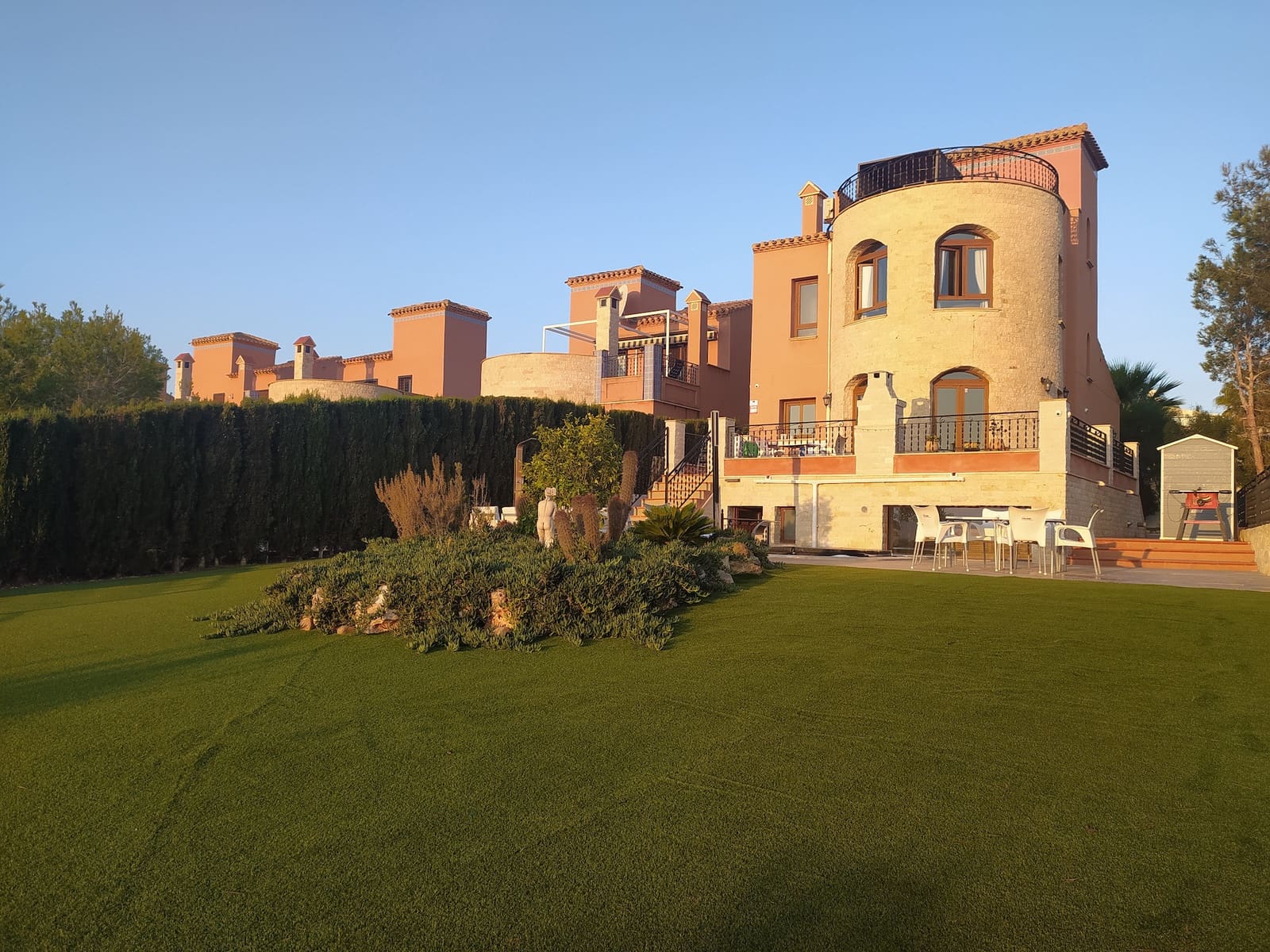 Chalet de 4 habitaciones en San Miguel de Salinas en venta con piscina garaje - 449.000 € (Ref: 9775905)