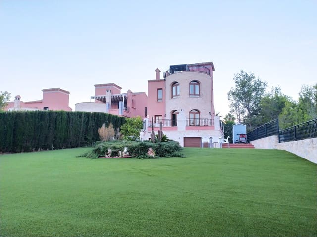 Chalet de 4 habitaciones en San Miguel de Salinas en venta con piscina garaje - 449.000 € (Ref: 9775905)