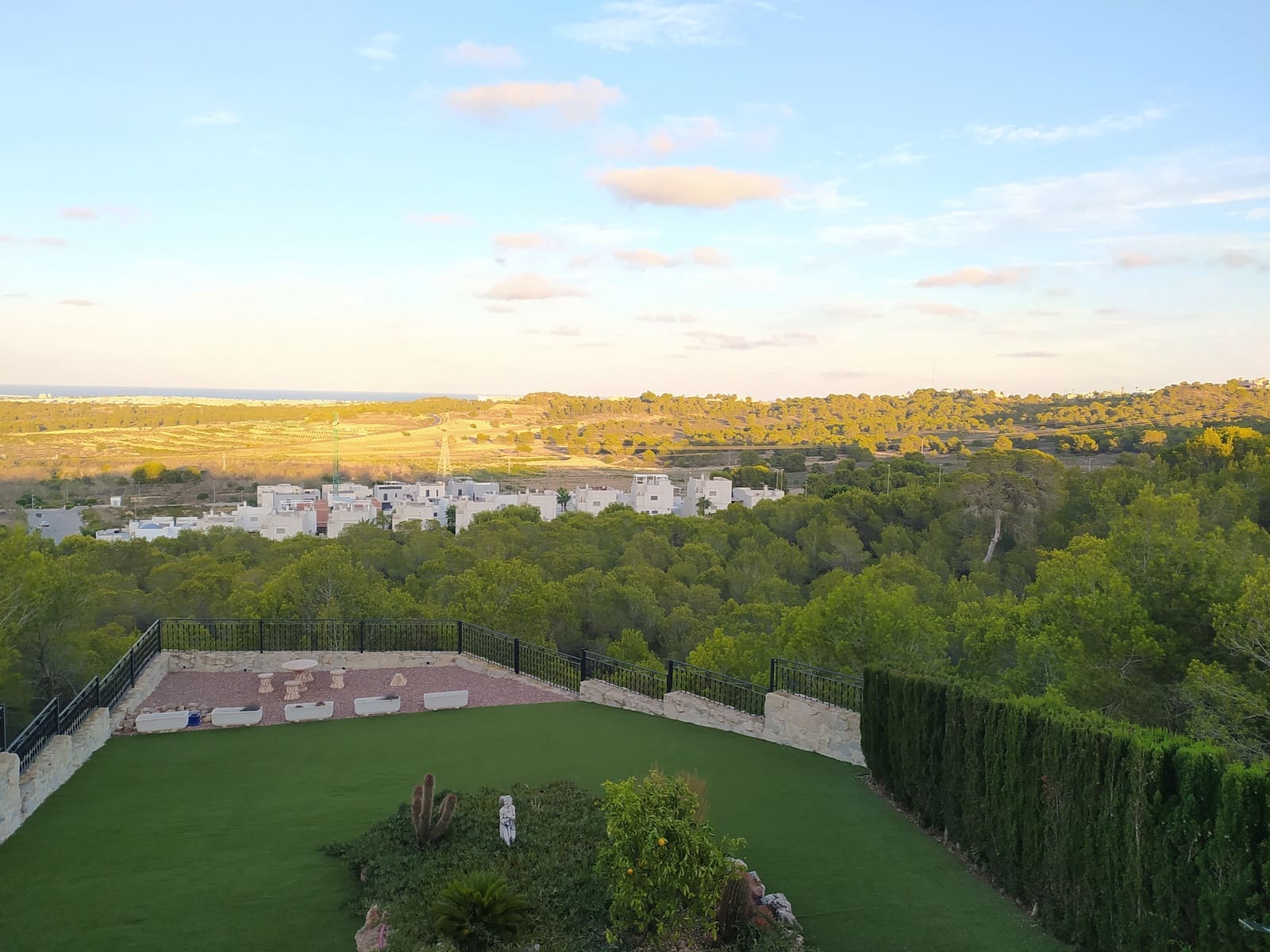 Chalet de 4 habitaciones en San Miguel de Salinas en venta con piscina garaje - 449.000 € (Ref: 9775905)