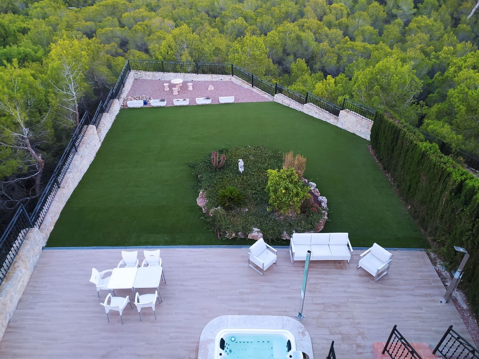 Chalet de 4 habitaciones en San Miguel de Salinas en venta con piscina garaje - 449.000 € (Ref: 9775905)