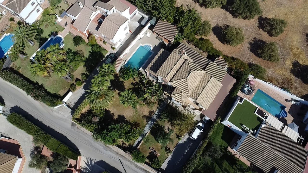 4 soveværelse Villa til salg i Alhaurin el Grande med swimmingpool garage - € 695.000 (Ref: 9312297)