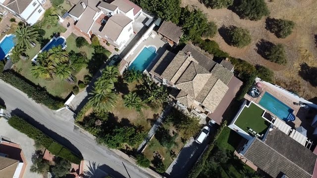 4 sypialnia Willa na sprzedaż w Alhaurín el Grande z basenem garażem - 695 000 € (Ref: 9312297)