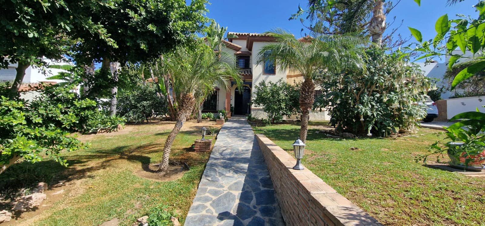 4 soveværelse Villa til salg i Alhaurin el Grande med swimmingpool garage - € 695.000 (Ref: 9312297)