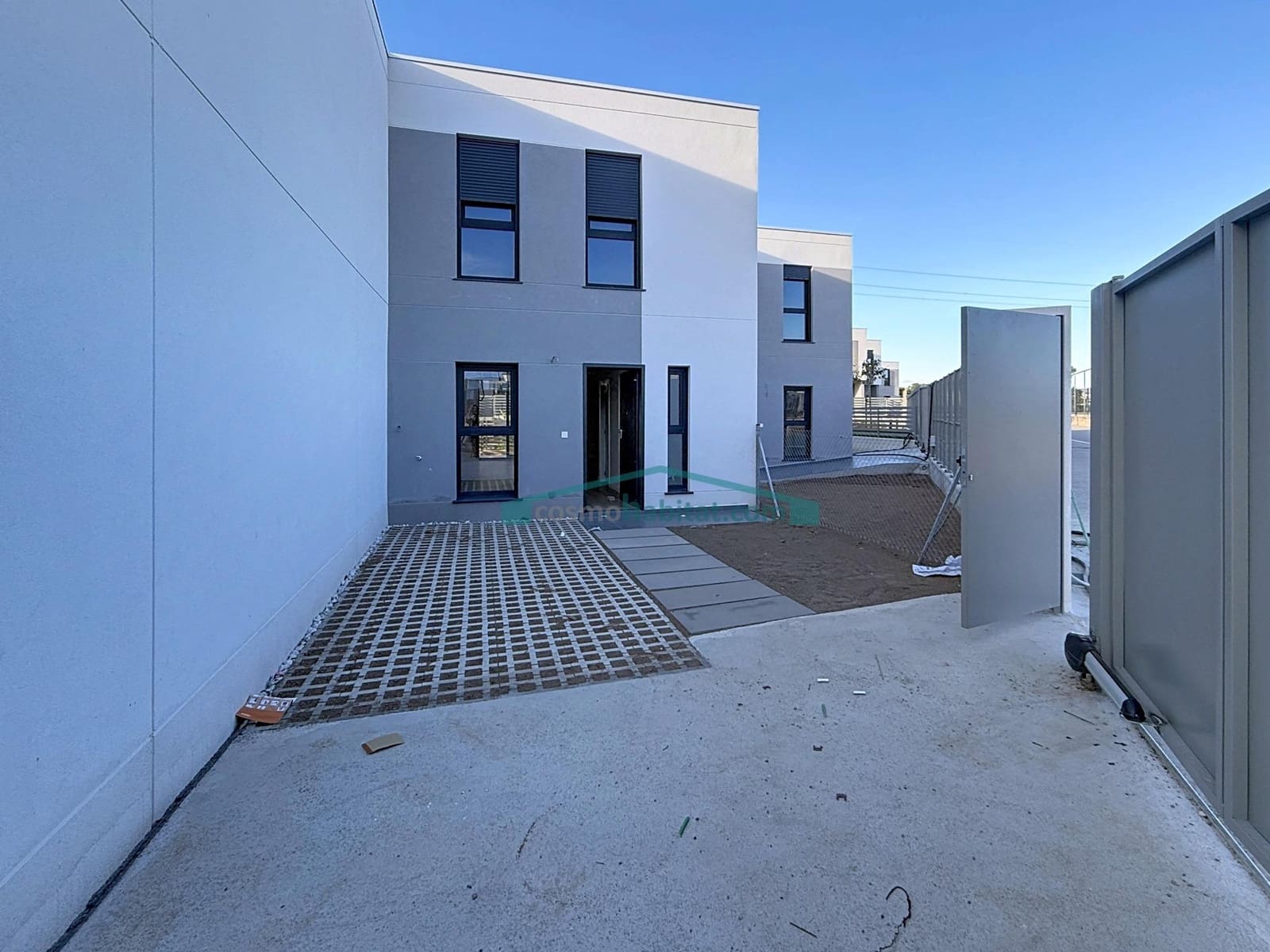 4 Zimmer Reihenhaus zu vermieten in San Antonio de Benageber mit Pool Garage - 2.400 € (Ref: 10078721)