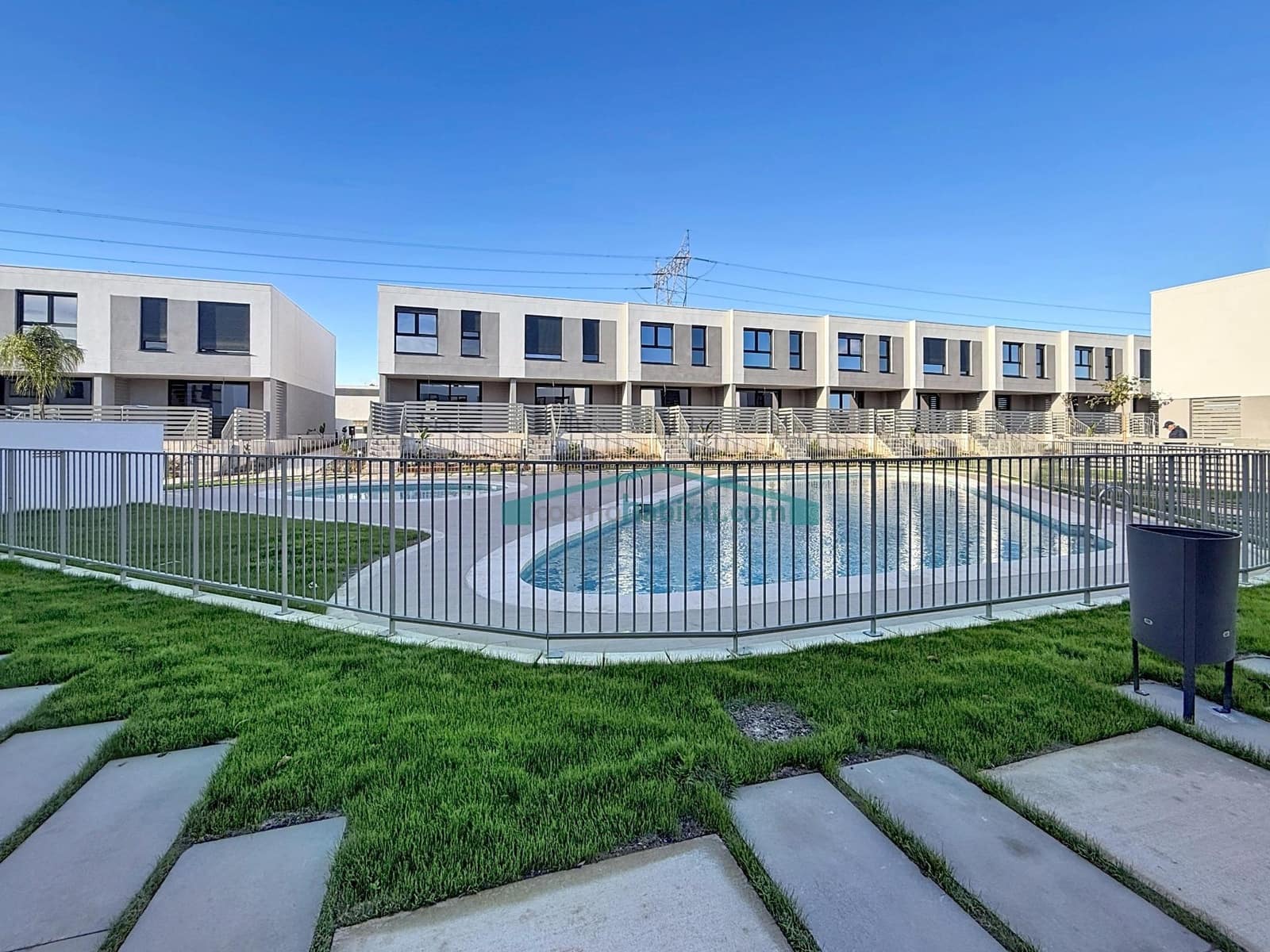 4 Zimmer Reihenhaus zu vermieten in San Antonio de Benageber mit Pool Garage - 2.400 € (Ref: 10078721)