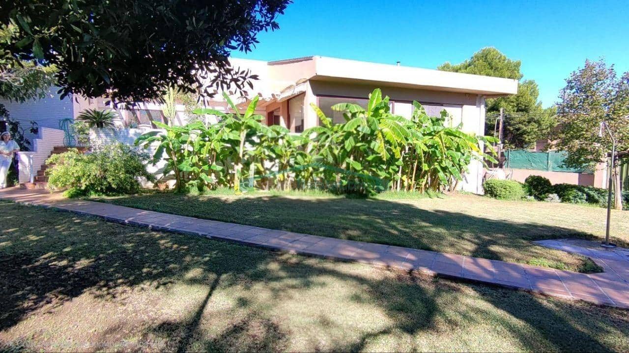 5 bedroom Villa for sale in Torrent with pool garage - € 1,100,000 (Ref: 10081312)