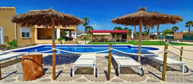 4 sovrum Villa till salu i Elche / Elx med pool - 850 000 € (Ref: 10081316)