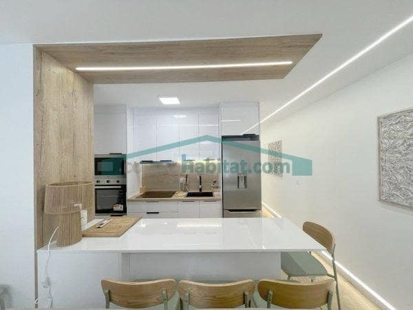 3 slaapkamer Appartement te koop in Punta Prima met zwembad garage - € 299.700 (Ref: 10081317)