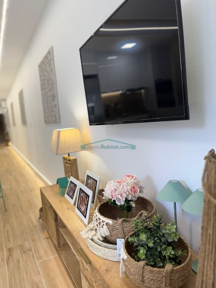 3 slaapkamer Appartement te koop in Punta Prima met zwembad garage - € 299.700 (Ref: 10081317)