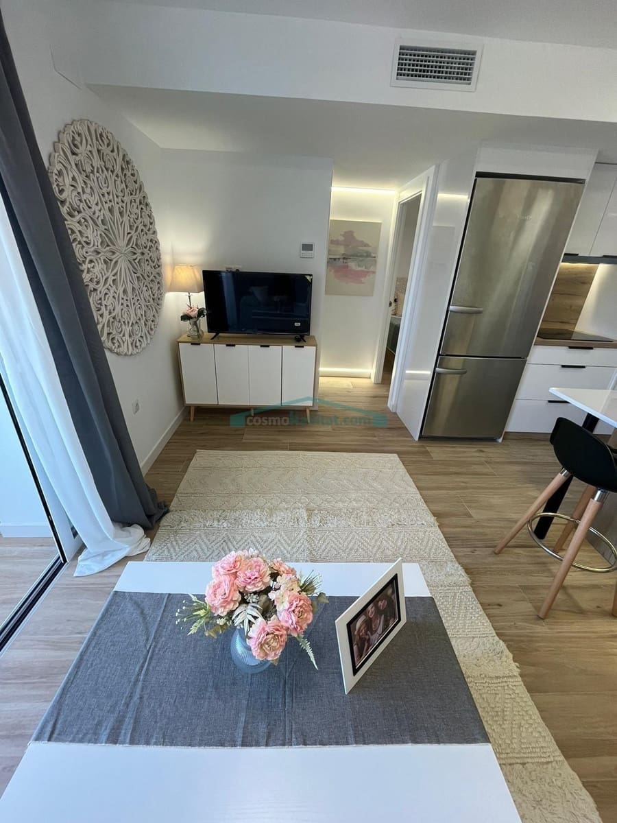 3 slaapkamer Appartement te koop in Punta Prima met zwembad garage - € 299.700 (Ref: 10081317)