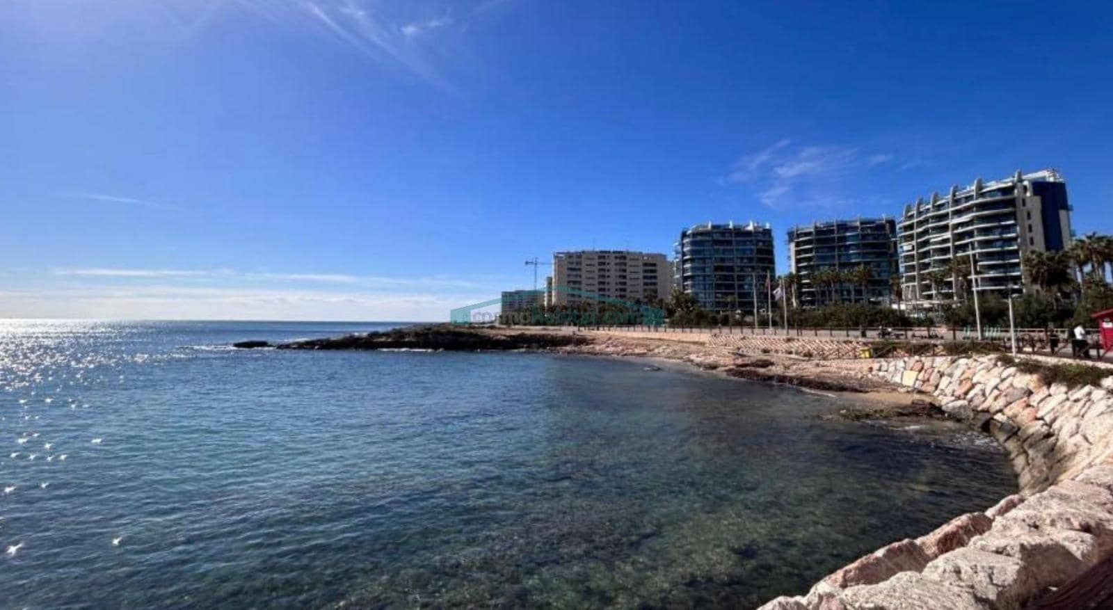 3 slaapkamer Appartement te koop in Punta Prima met zwembad garage - € 299.700 (Ref: 10081317)