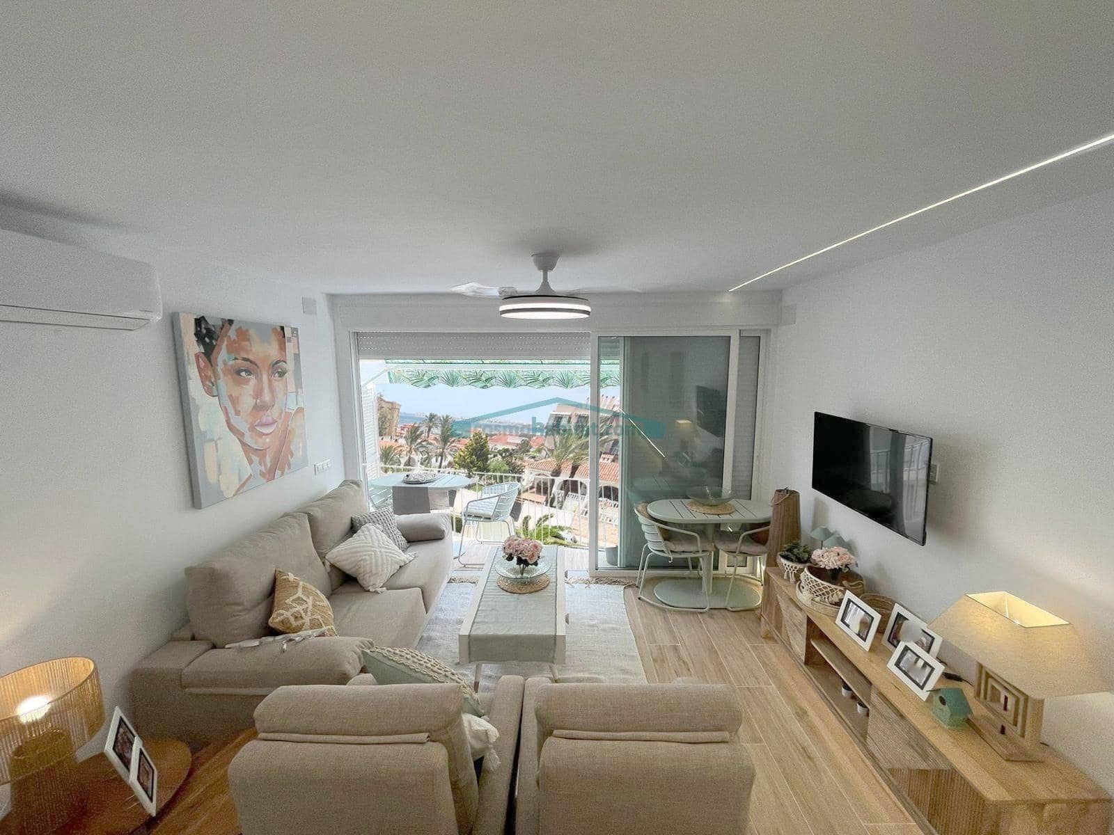 3 slaapkamer Appartement te koop in Punta Prima met zwembad garage - € 299.700 (Ref: 10081317)
