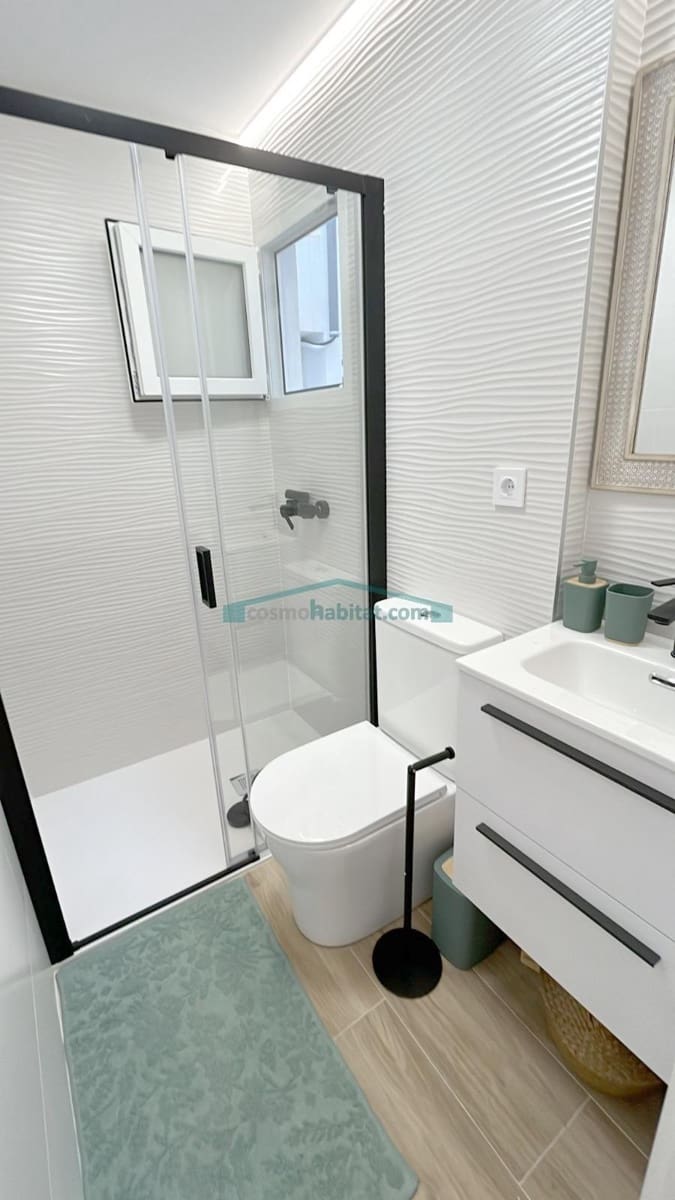 3 bedroom Apartment for sale in Punta Prima with pool garage - € 299,700 (Ref: 10081317)