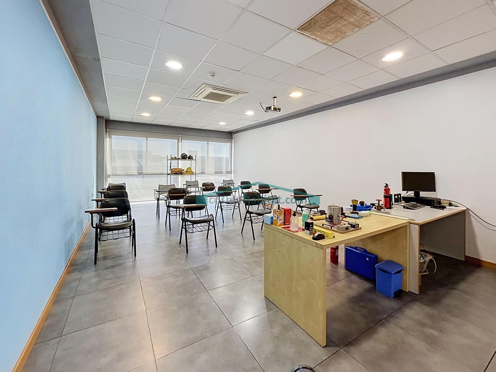 Bedrijf te huur in Paterna - € 4.000 (Ref: 10098494)