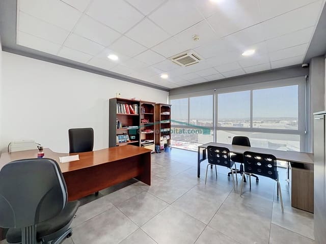 Bedrijf te huur in Paterna - € 4.000 (Ref: 10098494)