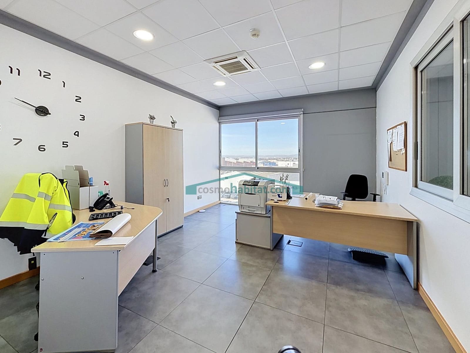 Bedrijf te huur in Paterna - € 4.000 (Ref: 10098494)