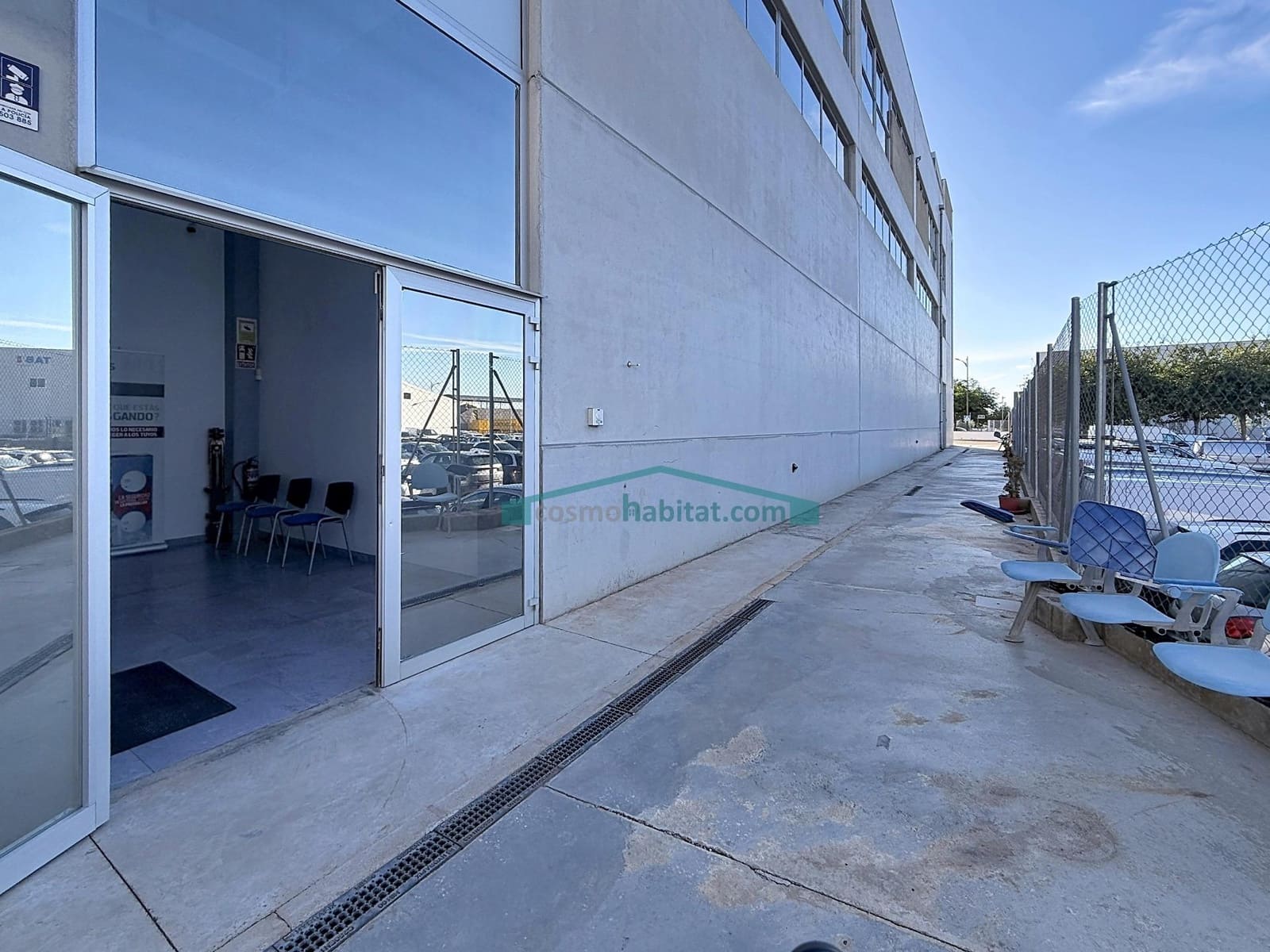 Bedrijf te huur in Paterna - € 4.000 (Ref: 10098494)