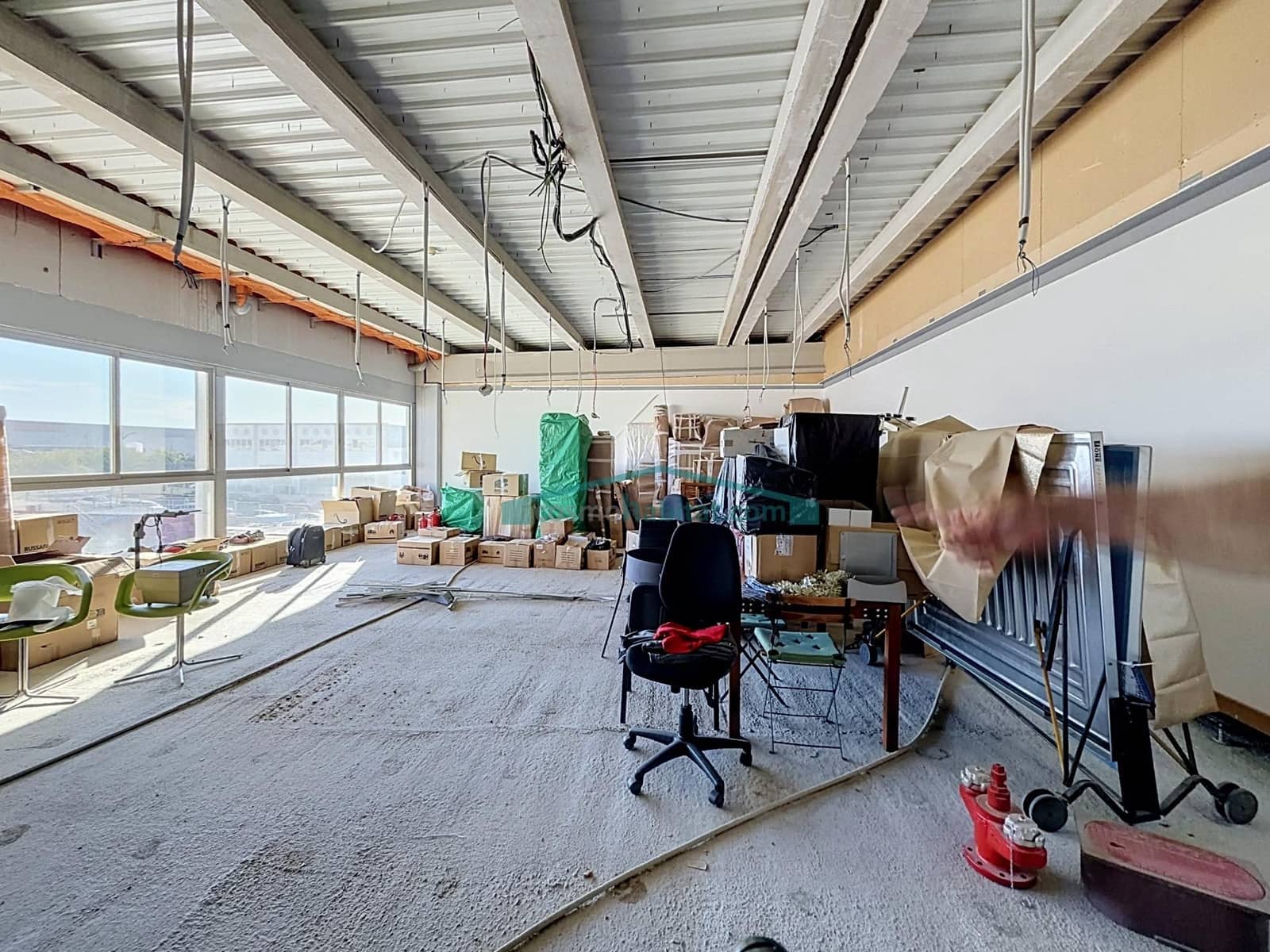 Bedrijf te huur in Paterna - € 4.000 (Ref: 10098494)