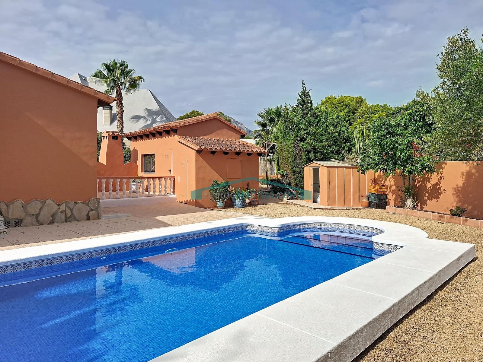 2 Zimmer Villa zu verkaufen in Alfaz del Pi / L'Alfas del Pi mit Pool Garage - 450.000 € (Ref: 10132074)