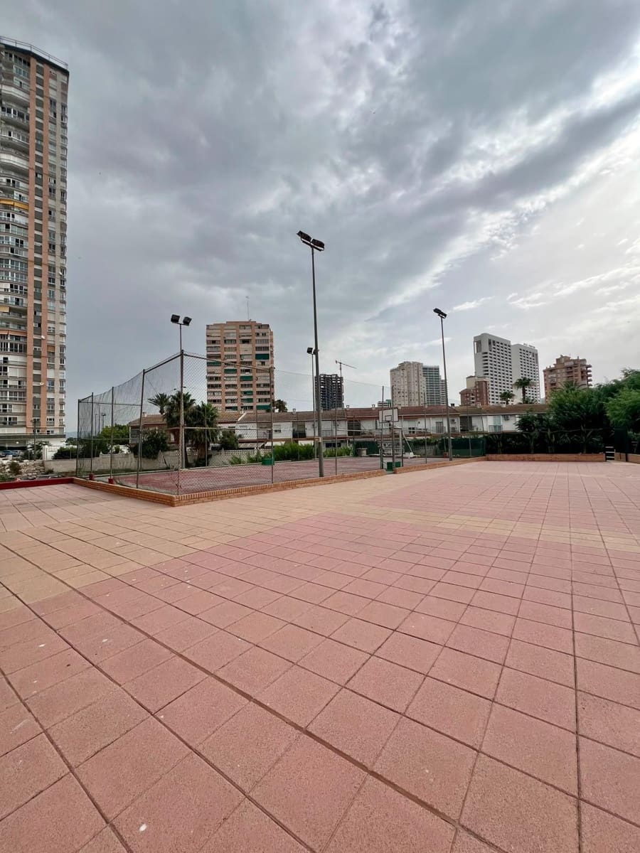2 soverom Leilighet til salgs i Benidorm med svømmebasseng garasje - € 255 000 (Ref: 10166750)