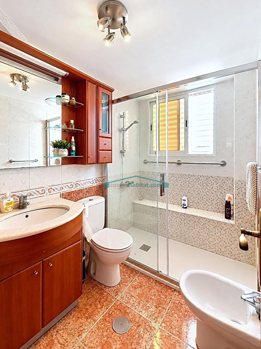 2 soverom Leilighet til salgs i Benidorm med svømmebasseng garasje - € 255 000 (Ref: 10166750)