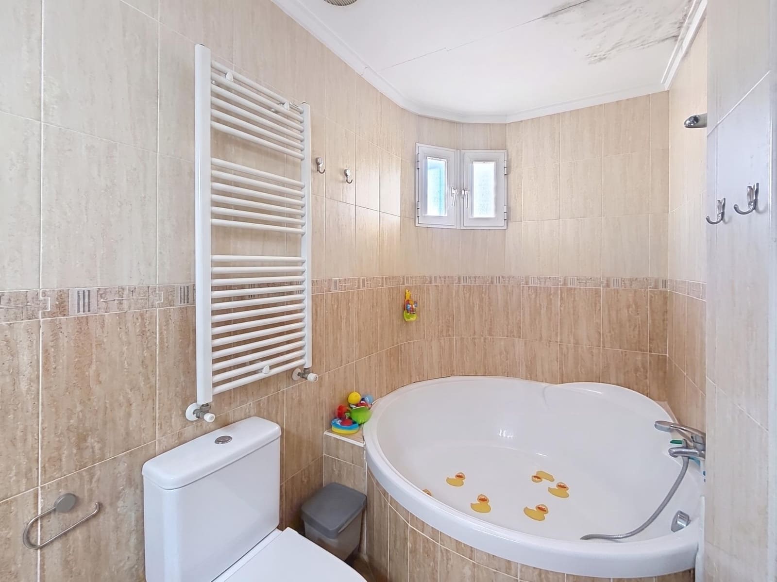 Chalet de 4 habitaciones en San Antonio de Benagéber en venta con piscina garaje - 425.000 € (Ref: 10174660)