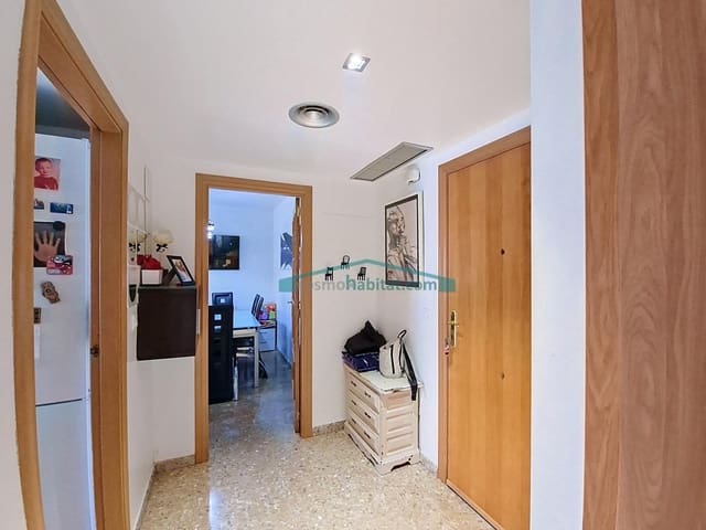 2 makuuhuone Asunto myytävänä paikassa Oliva mukana 
autotalli - 162 000 € (Ref: 10180694)