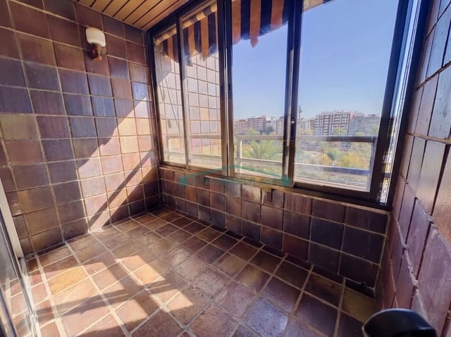 5 soverom Leilighet til leie i La Petxina, Valencia by med garasje - € 3 000 (Ref: 10180695)