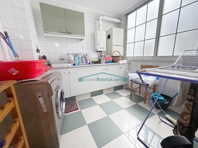 5 soverom Leilighet til leie i La Petxina, Valencia by med garasje - € 3 000 (Ref: 10180695)