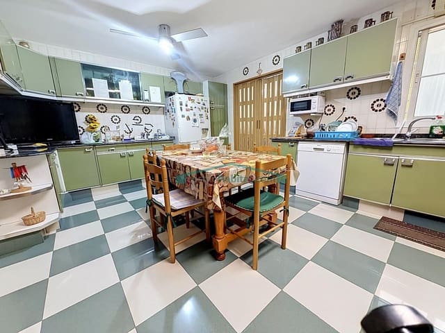 5 soverom Leilighet til leie i La Petxina, Valencia by med garasje - € 3 000 (Ref: 10180695)