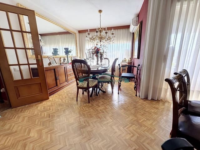 5 soverom Leilighet til leie i La Petxina, Valencia by med garasje - € 3 000 (Ref: 10180695)