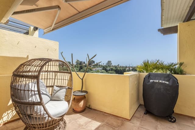 2 bedroom Apartment for sale in Selwo, Estepona with pool - € 375,000 (Ref: 10000455)