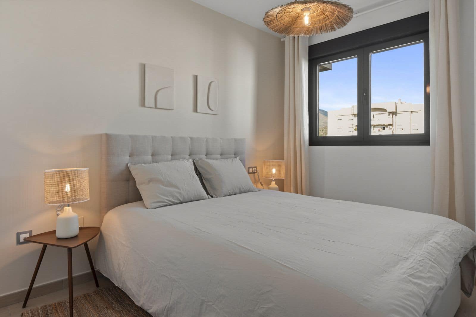Apartamento de 3 habitaciones en Estepona en venta con piscina garaje - 430.000 € (Ref: 10000511)
