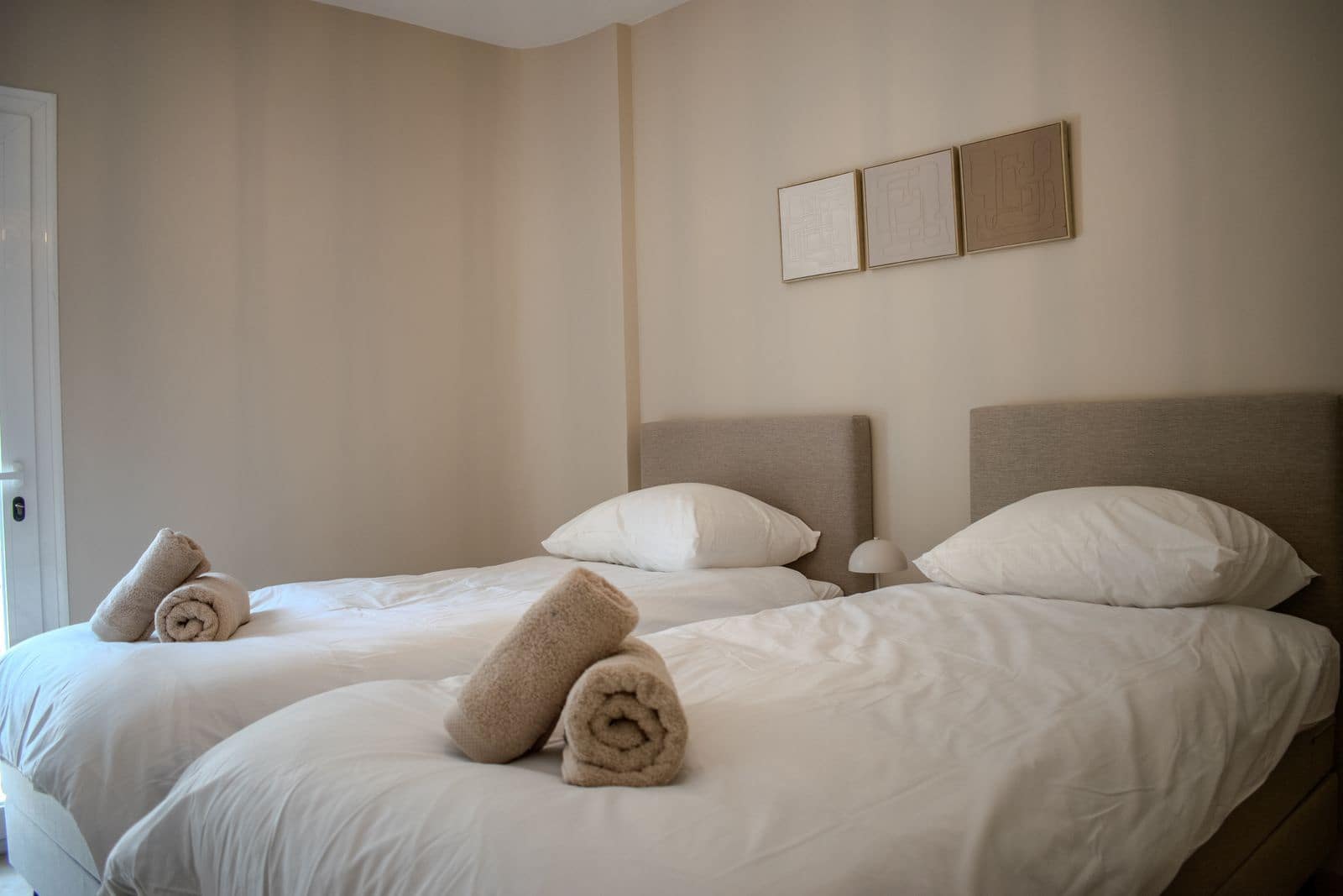 2 bedroom Apartment for sale in Estepona with pool - € 360,000 (Ref: 10000514)