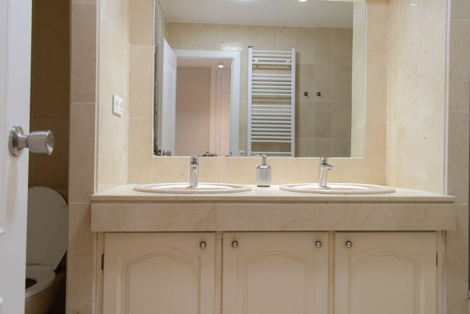 2 bedroom Apartment for sale in Estepona with pool - € 360,000 (Ref: 10000514)
