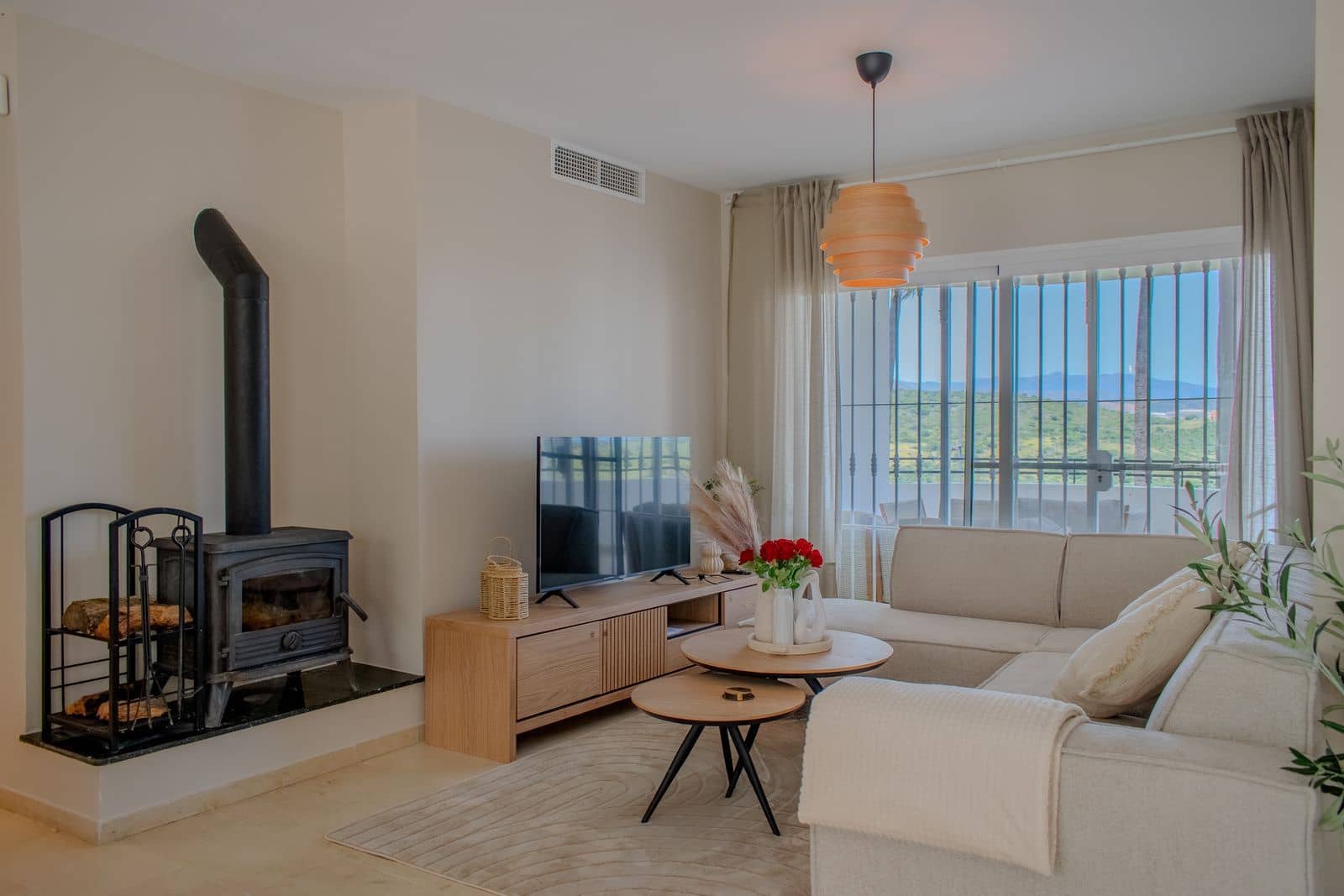 2 bedroom Apartment for sale in Estepona with pool - € 360,000 (Ref: 10000514)