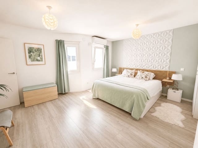 3 bedroom Apartment for sale in Estepona - € 399,000 (Ref: 10000518)