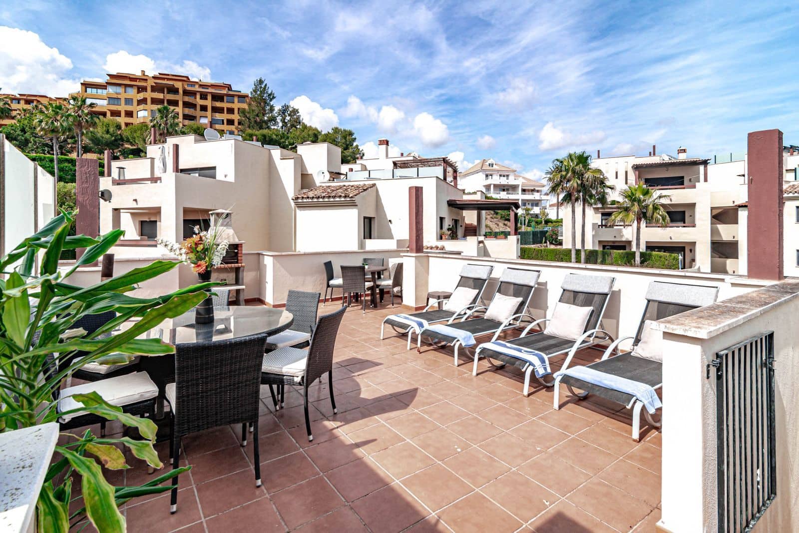 2 bedroom Penthouse for sale in New Golden Mile with pool garage - € 395,000 (Ref: 10000730)