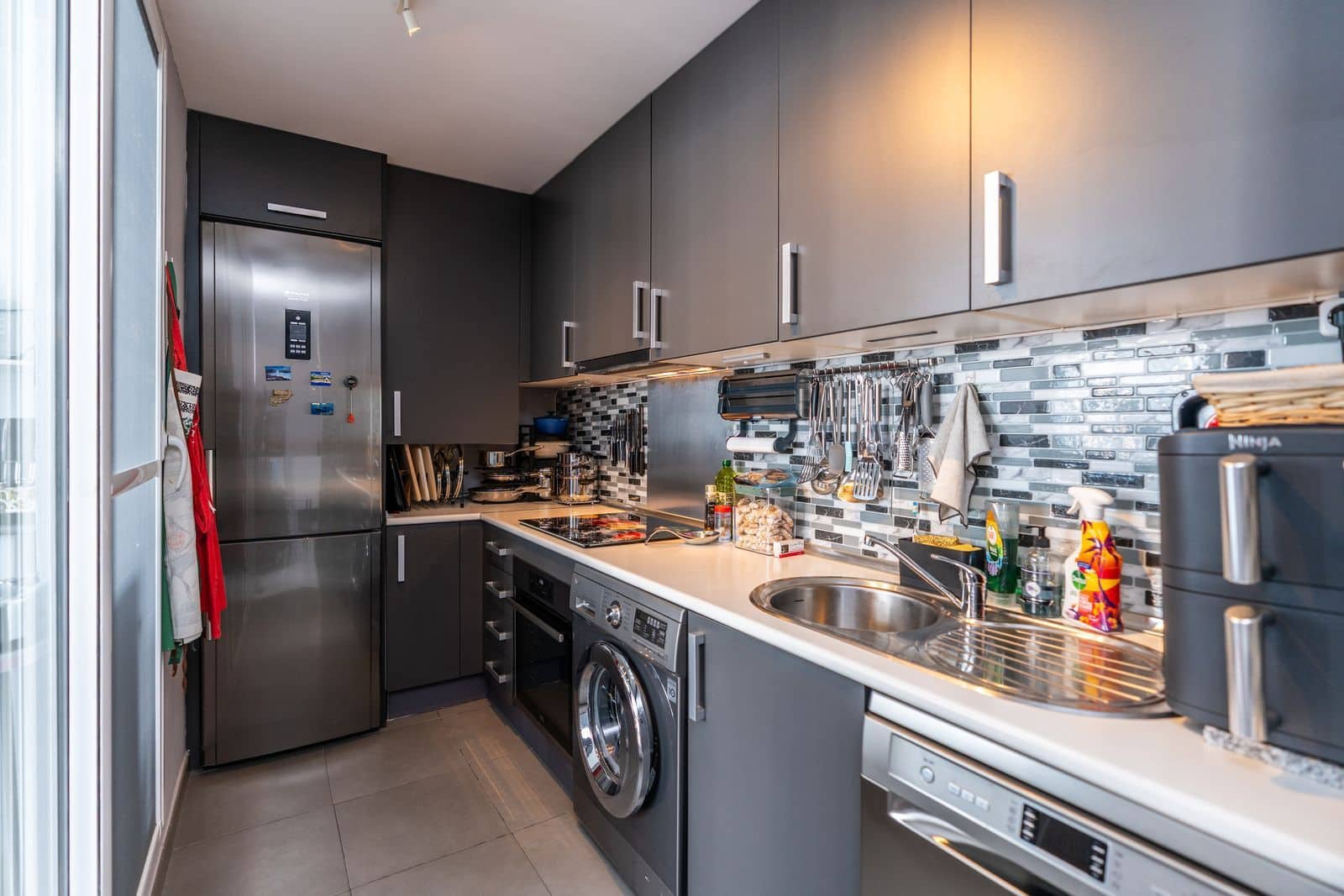 2 bedroom Apartment for sale in Estepona with pool garage - € 270,000 (Ref: 10000734)