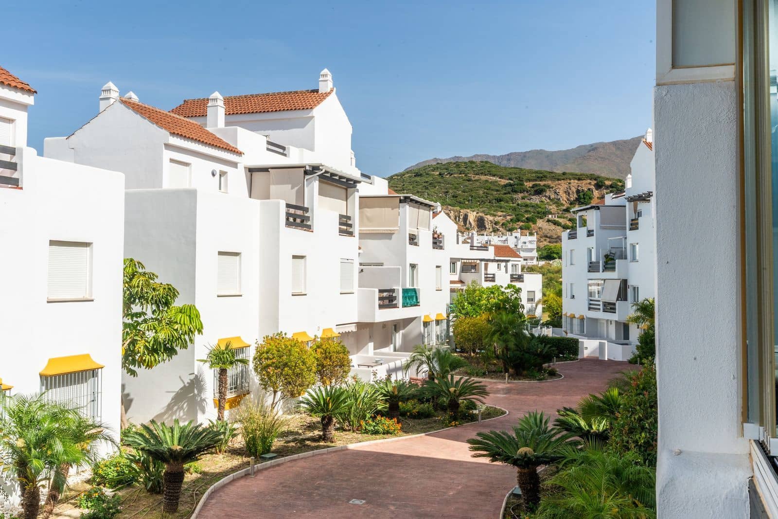 2 bedroom Apartment for sale in Estepona with pool garage - € 270,000 (Ref: 10000734)