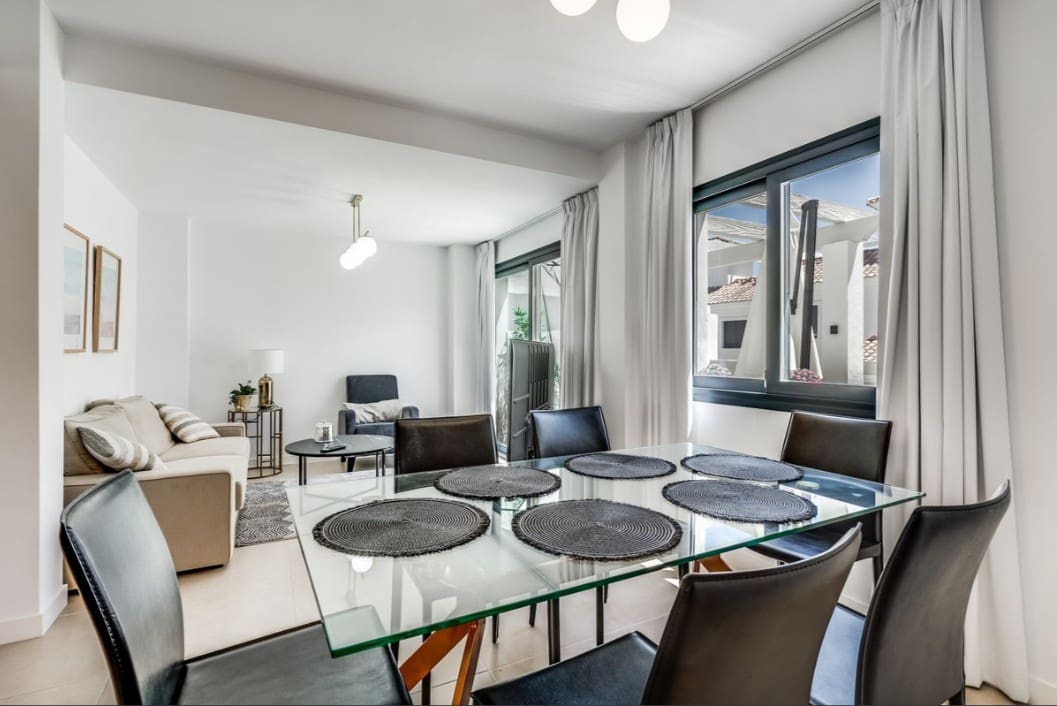 3 Zimmer Haus zu vermieten in El Paraiso mit Pool Garage - 3.200 € (Ref: 10000741)
