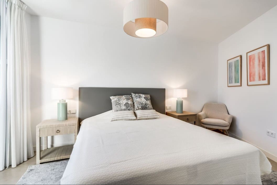3 Zimmer Haus zu vermieten in El Paraiso mit Pool Garage - 3.200 € (Ref: 10000741)